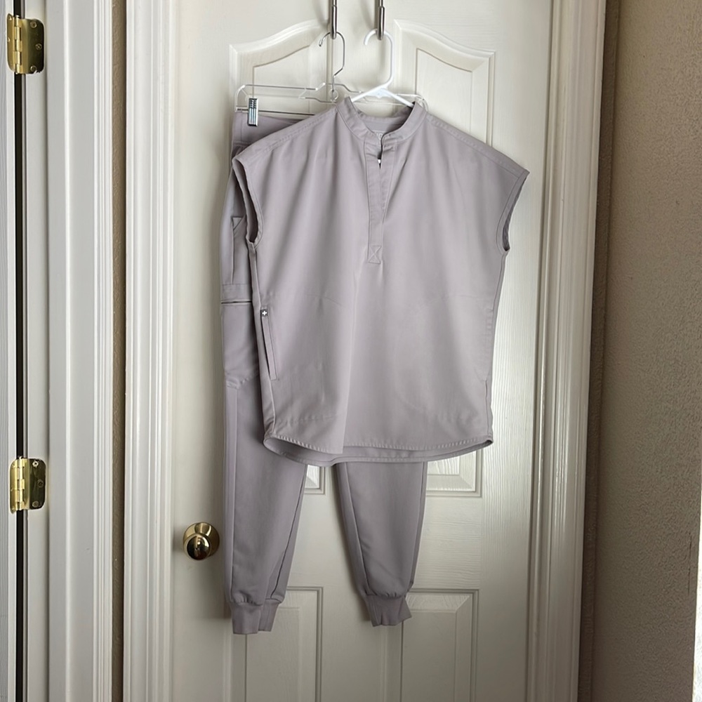 XXS Slate Rafaela Scrub Top & XS Slate Zamora Scrub Pants.